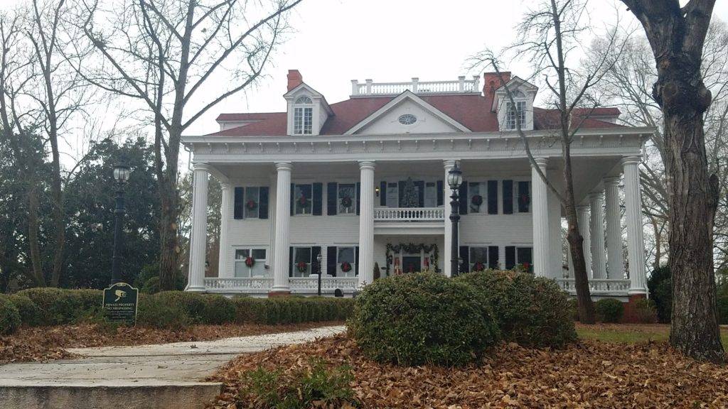 The Old Salvatore Mansion is actually the Twelve Oaks Bed and Breakfast