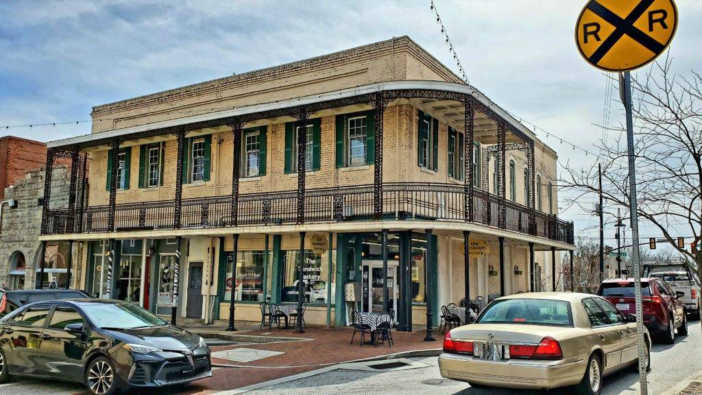 New-Orleans style building in Conyers, GA used in The Originals