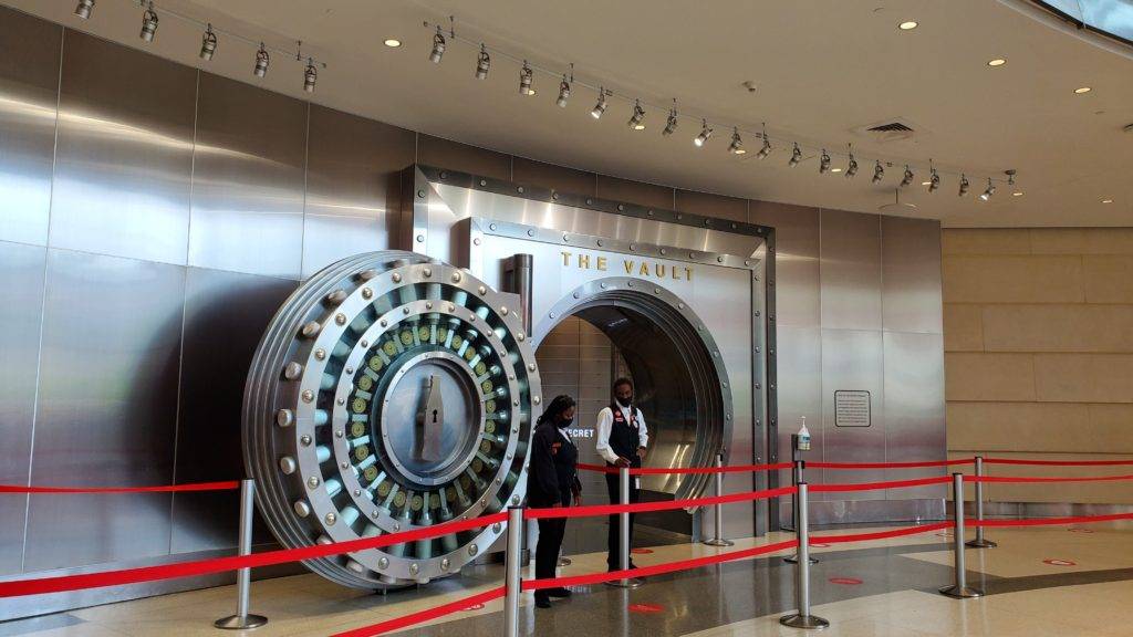 Vault-like entrance to a gallery