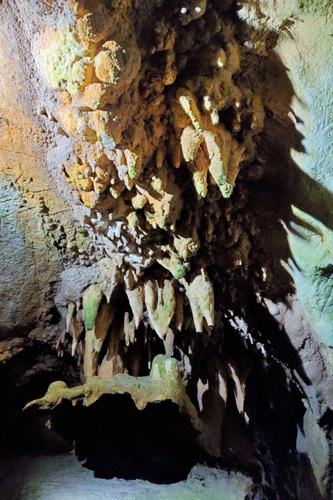 Rock formation in Skyline caverns limestone