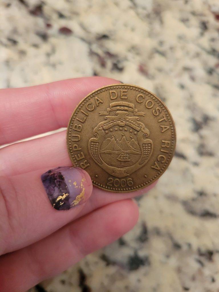 coin from Costa Rica worth 500 colones