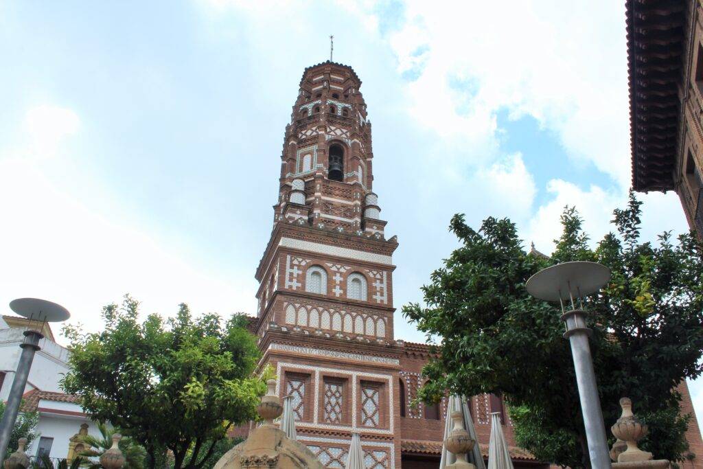 large central tower in Poble Espanyol