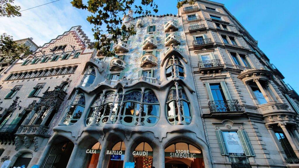 The colorful exterior of Casa Batllo