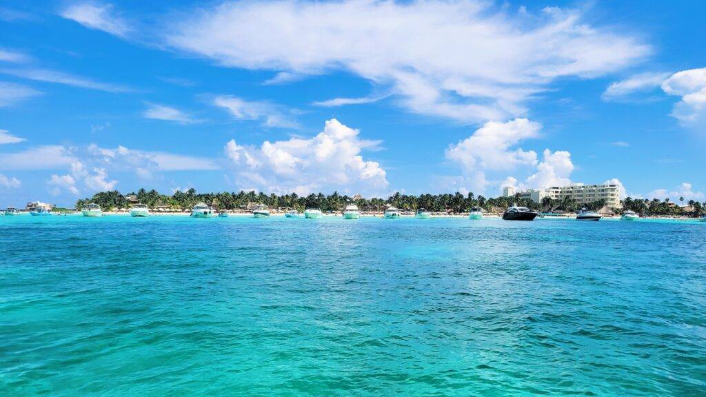 Blue waters and boats at Isla Mujeres, Mexico